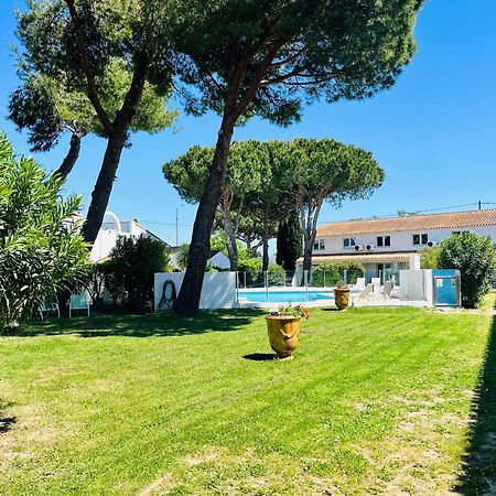 Artemia Aigues-Mortes - Hotel Avec Piscine Eksteriør bilde