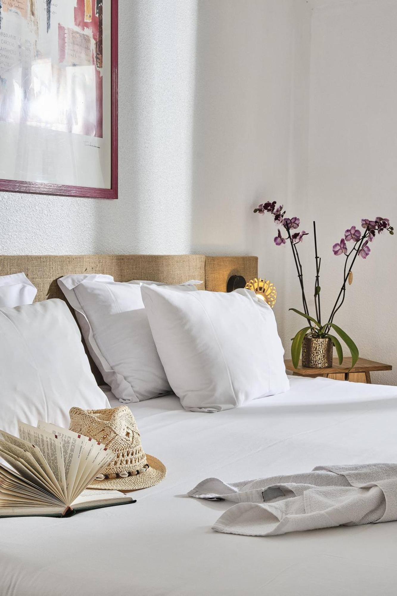 Artemia Aigues-Mortes - Hotel Avec Piscine Eksteriør bilde