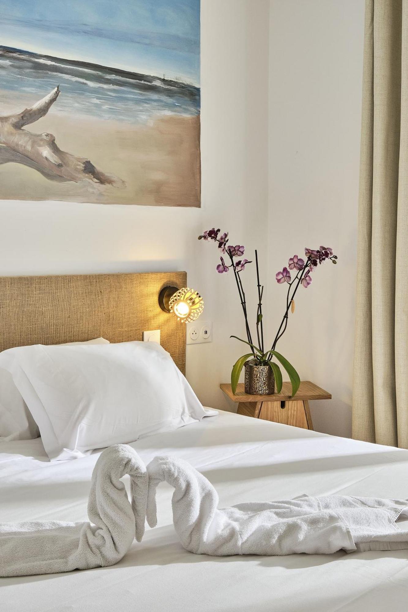 Artemia Aigues-Mortes - Hotel Avec Piscine Eksteriør bilde