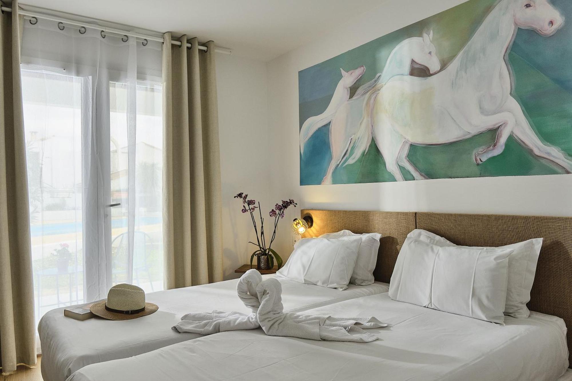Artemia Aigues-Mortes - Hotel Avec Piscine Eksteriør bilde