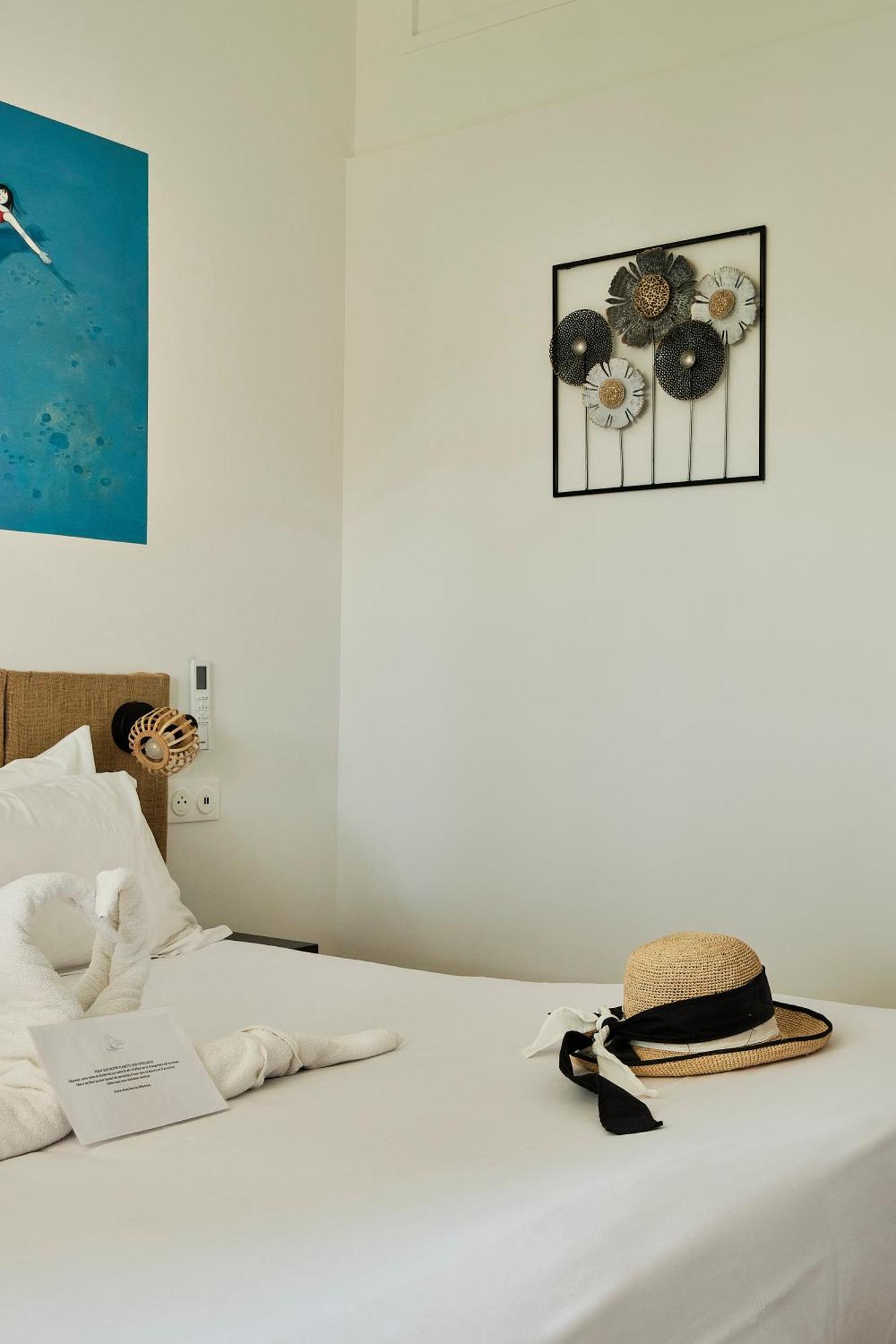 Artemia Aigues-Mortes - Hotel Avec Piscine Eksteriør bilde